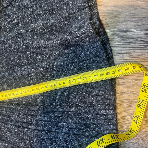 Adorable sweater dress - Picture 4 of 8